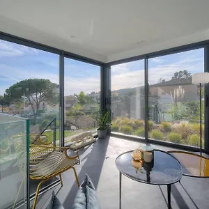 https://villa-immogroom-superbe-piscine-vue-mer-parking-clim.fr-provencehotel.com