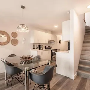 https://apt-big-2-bedroom-on-2-floors-1907-montreal.hotels-in-montreal.org